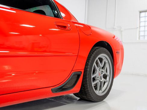 Used 2002 Chevrolet Corvette Z06 w/ Memory Pkg image 21