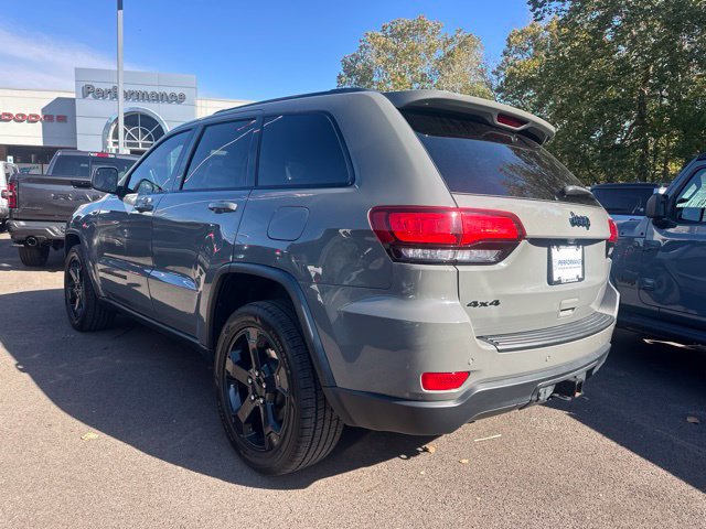 Used 2019 Jeep Grand Cherokee Laredo AWD/4WD image 23