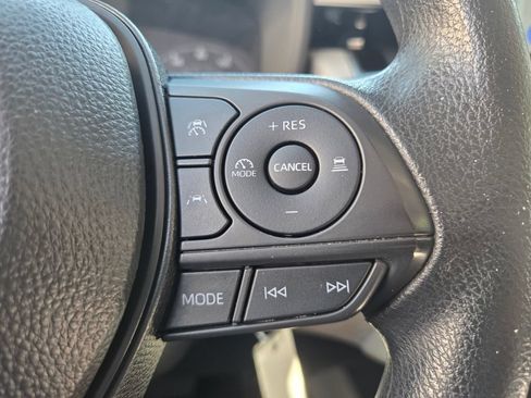 Used 2024 Toyota Corolla Cross L FWD image 21