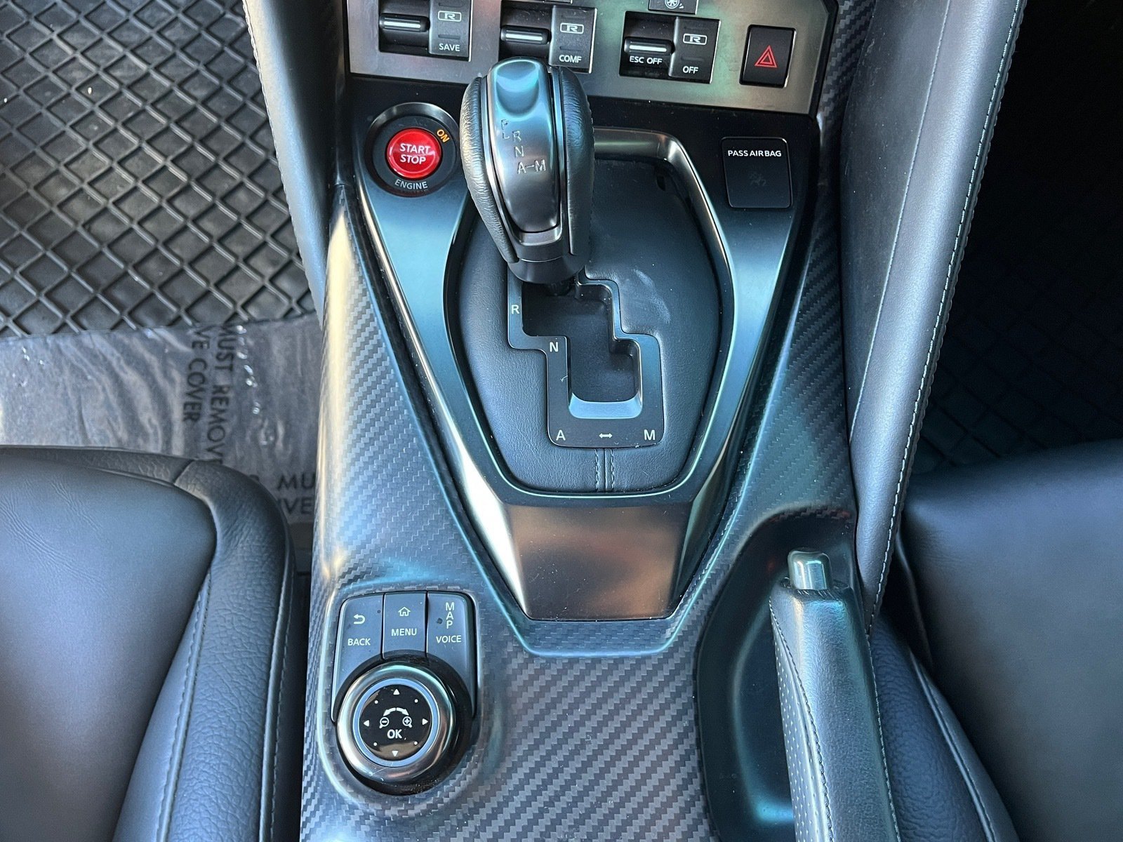 Used 2024 Nissan GT-R Premium w/ Premium Interior Package AWD/4WD image 27