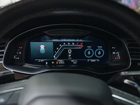 Used 2022 Audi RS Q8 w/ Carbon Optic Package AWD/4WD image 34