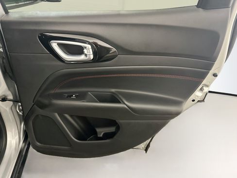 Used 2025 Jeep Compass Trailhawk AWD/4WD image 30