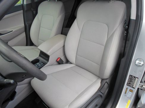 Used 2019 Hyundai Tucson SE image 10