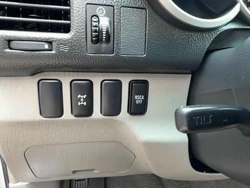Used 2007 Toyota 4Runner SR5 AWD/4WD image 13