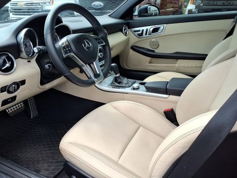 Used 2015 Mercedes-Benz SLK 350 image 13
