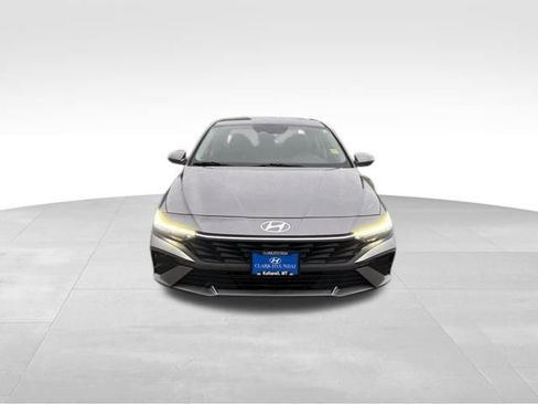 Used 2024 Hyundai Elantra SEL image 2