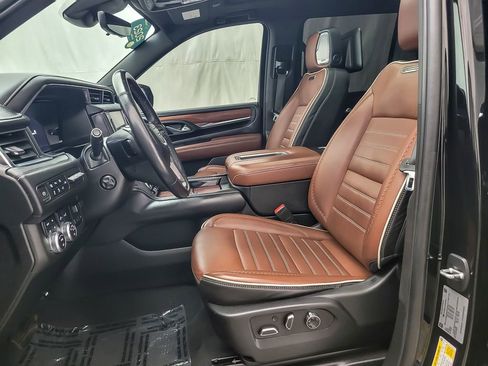 Certified 2023 GMC Yukon Denali Ultimate image 8