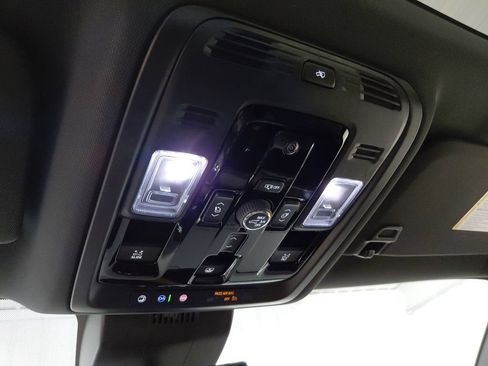 Certified 2026 Chevrolet Suburban High Country AWD/4WD image 27