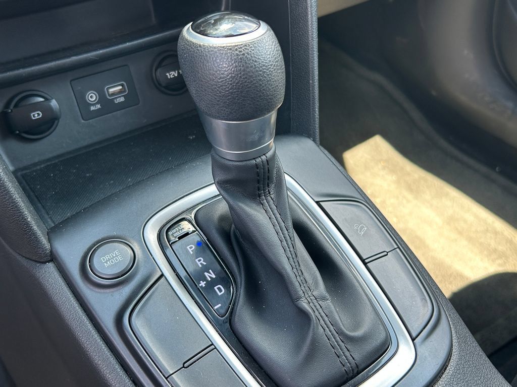 Used 2019 Hyundai Kona SE FWD image 16