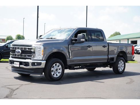 Used 2023 Ford F250 XLT image 7