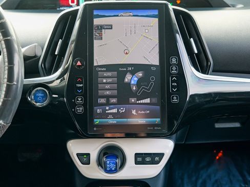 Used 2017 Toyota Prius Prime Premium image 44