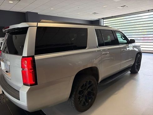 Used 2018 Chevrolet Suburban LT AWD/4WD image 7