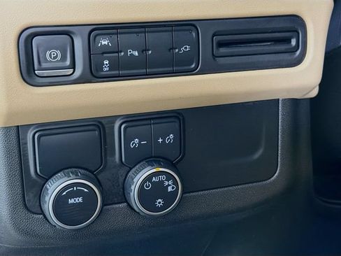 Used 2022 Chevrolet Tahoe Premier RWD image 10