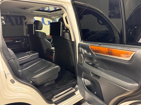 Used 2017 Lexus LX 570 4WD image 20