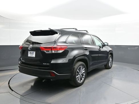 Certified 2019 Toyota Highlander XLE image 6