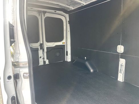 New 2026 Ford Transit 250 148 Medium Roof w/ Load Area Protection Package RWD image 7