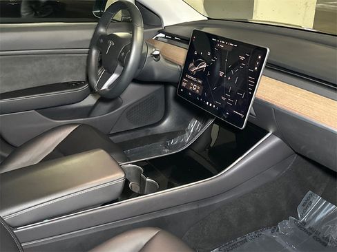 Used 2018 Tesla Model 3 Long Range image 9