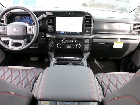 New 2026 Ford F250 Lariat w/ Black Appearance Package image 31