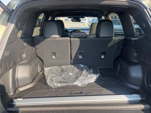 Certified 2025 Subaru Forester Limited image 9