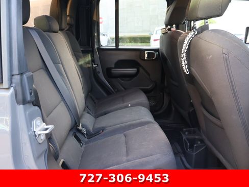 Used 2021 Jeep Gladiator Sport AWD/4WD image 13