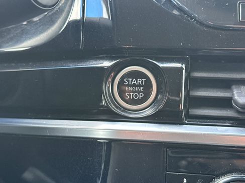 Used 2023 Nissan Pathfinder SL AWD/4WD image 26