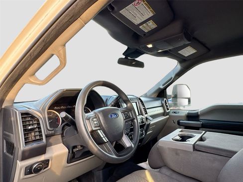 Used 2022 Ford F350 XLT image 7
