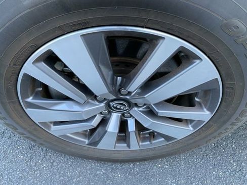 Used 2023 Nissan Pathfinder SL image 11