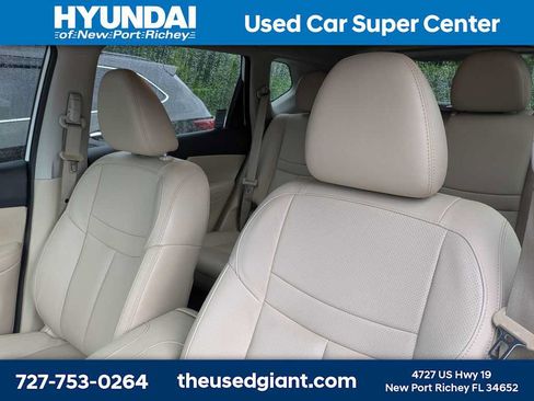 Used 2019 Nissan Rogue SL w/ Premium Package FWD image 3