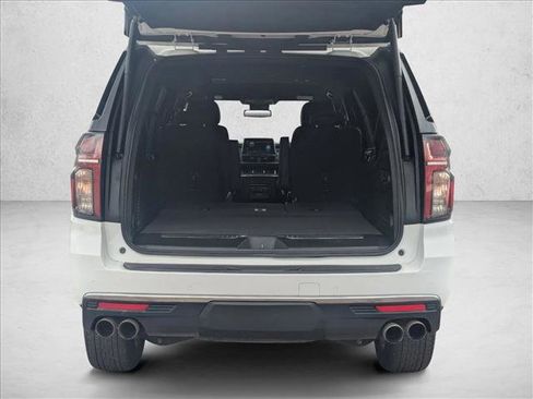 Used 2023 Chevrolet Suburban Premier image 6