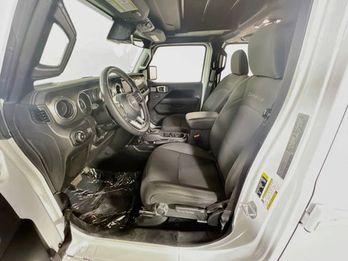 Used 2023 Jeep Wrangler Sahara w/ Safety Group image 21