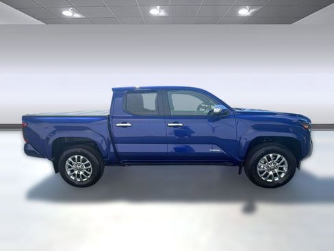 Used 2025 Toyota Tacoma Limited AWD/4WD image 8