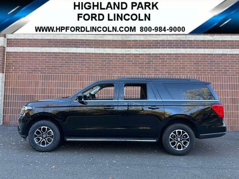 Used 2023 Ford Expedition Max XLT image 1
