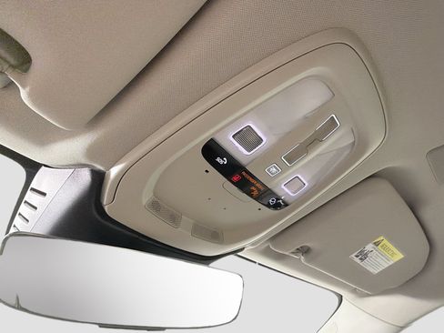 Certified 2024 Volvo XC60 B5 Plus AWD/4WD image 19