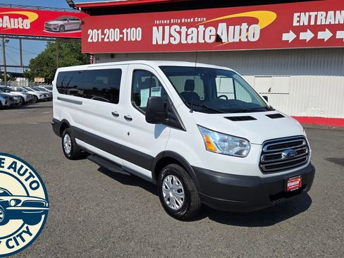 Used 2017 Ford Transit 350 XLT RWD image 9