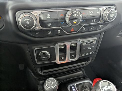 Used 2019 Jeep Wrangler Sport AWD/4WD image 20