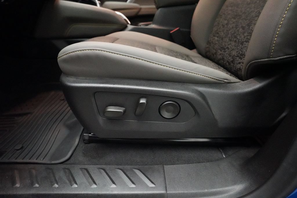 Used 2024 Chevrolet Colorado ZR2 AWD/4WD image 28