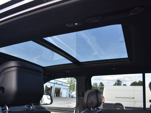 Used 2024 Jeep Wagoneer L Series II w/ Premium Group I image 30