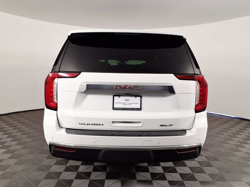 Used 2021 GMC Yukon XL SLT w/ SLT Premium Package image 5