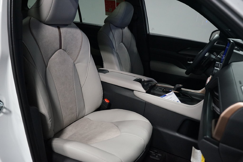 New 2026 Toyota Grand Highlander AWD Hybrid image 29