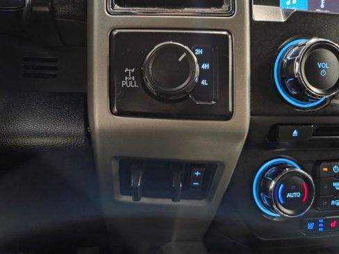 Used 2018 Ford F250 Lariat w/ Lariat Value Package AWD/4WD image 50