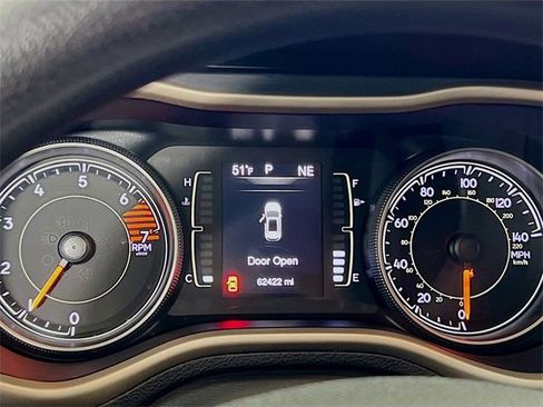 Used 2018 Jeep Cherokee Latitude image 12