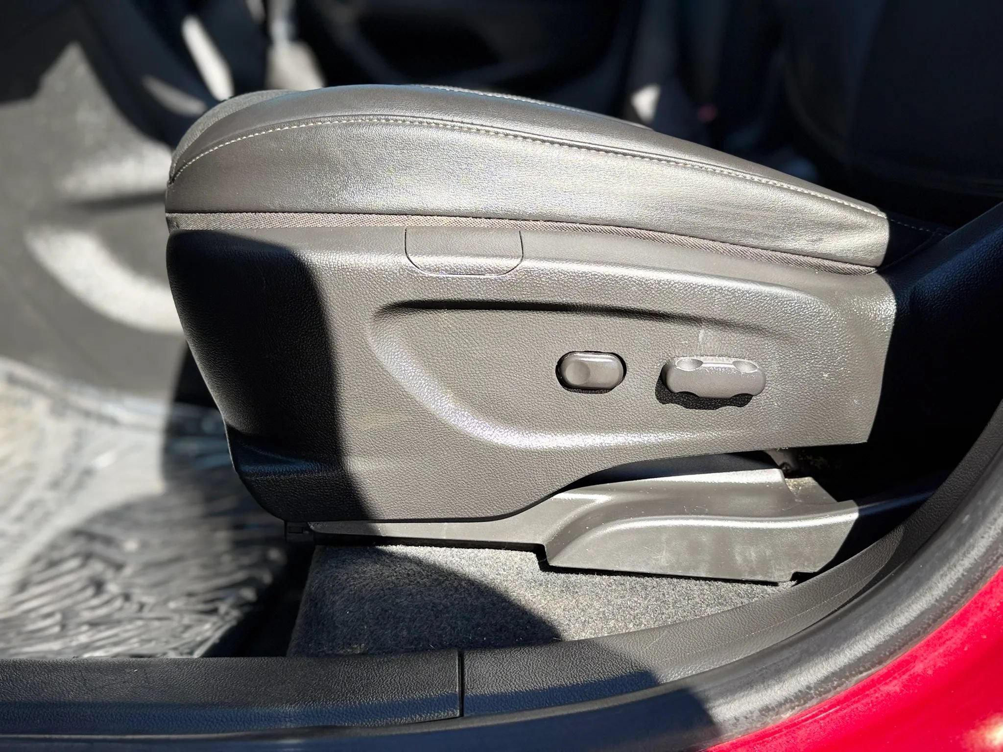 Used 2013 Buick Encore Convenience FWD image 12