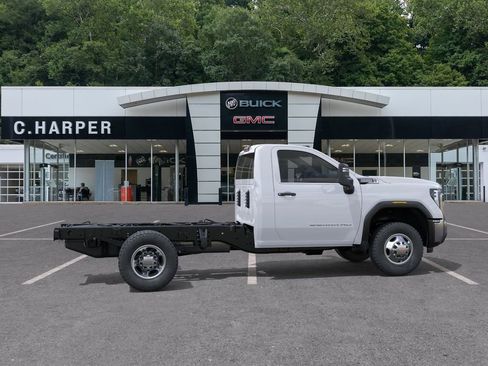 New 2026 GMC Sierra 3500 Pro w/ Convenience Package AWD/4WD image 5