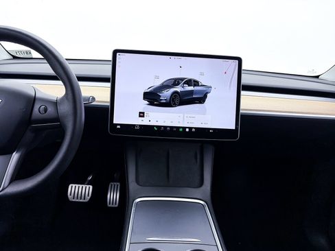 Used 2022 Tesla Model Y Performance AWD/4WD image 6