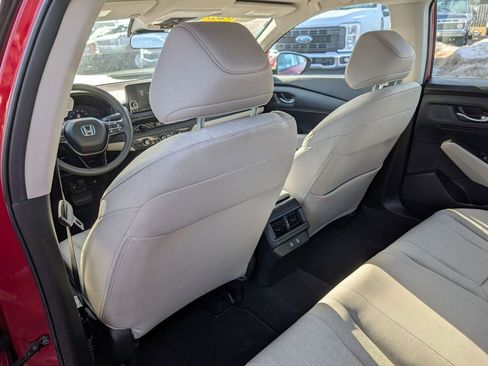 Used 2025 Honda Accord LX image 40