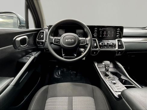 Certified 2023 Kia Sorento LX FWD image 8