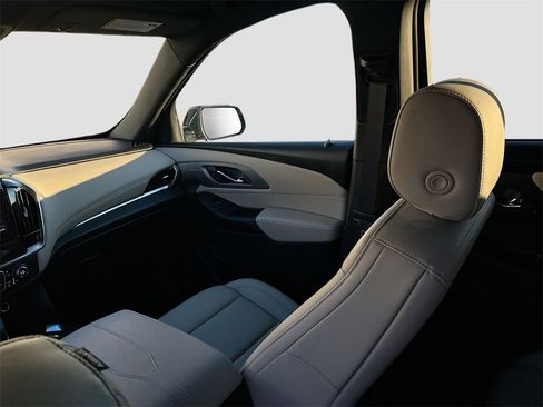 Used 2023 Chevrolet Traverse LT w/ LT Premium Package image 24