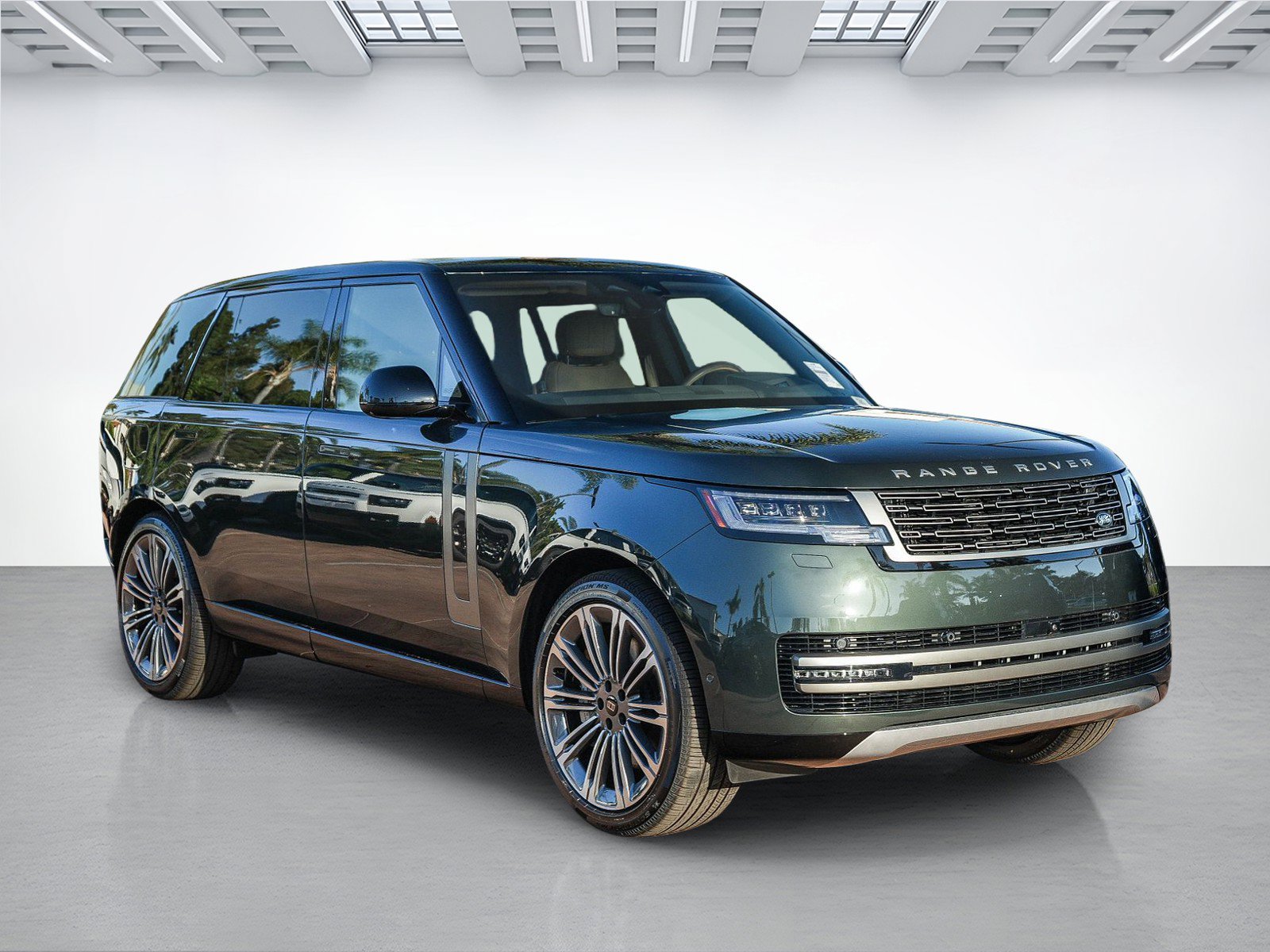 New 2027 Land Rover Range Rover Long Wheelbase SE AWD/4WD image 3