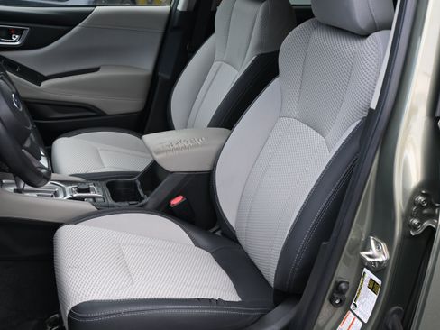 Used 2020 Subaru Forester Premium AWD/4WD image 12