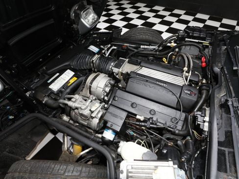 Used 1996 Chevrolet Corvette Coupe RWD image 69